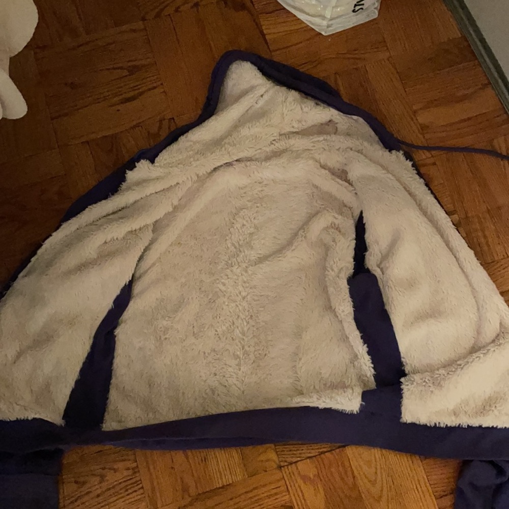 SUPER SOFT AND WARM BUTTER PURPLE HOODIE - Picture 2 of 3